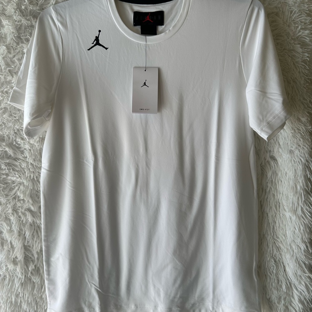Jordan Men's short sleeve Classic White Tee size small Dri-fit